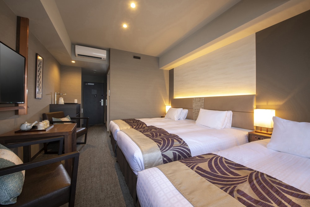 DELUXE, TWIN BEDS, WITH EXTRA BED, WASHING MACHINE