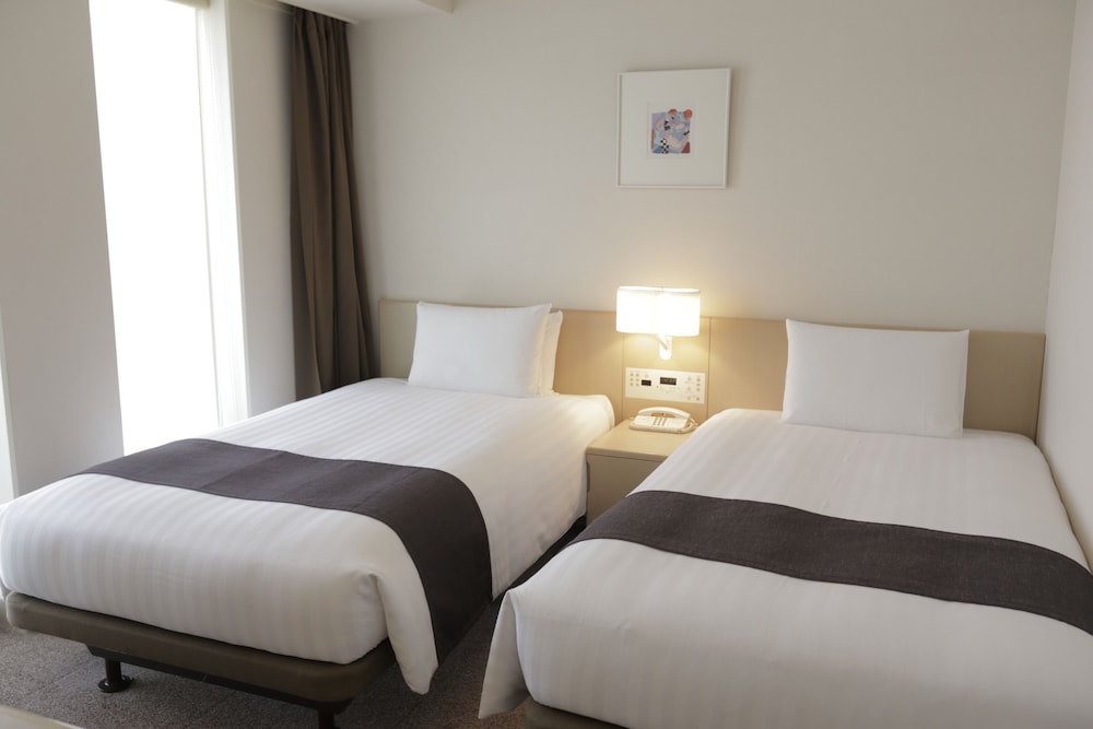 MERCURE YOKOSUKA 34/70