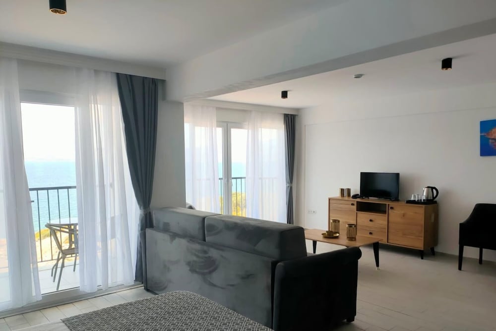 Ni Marin Hotel 16/40
