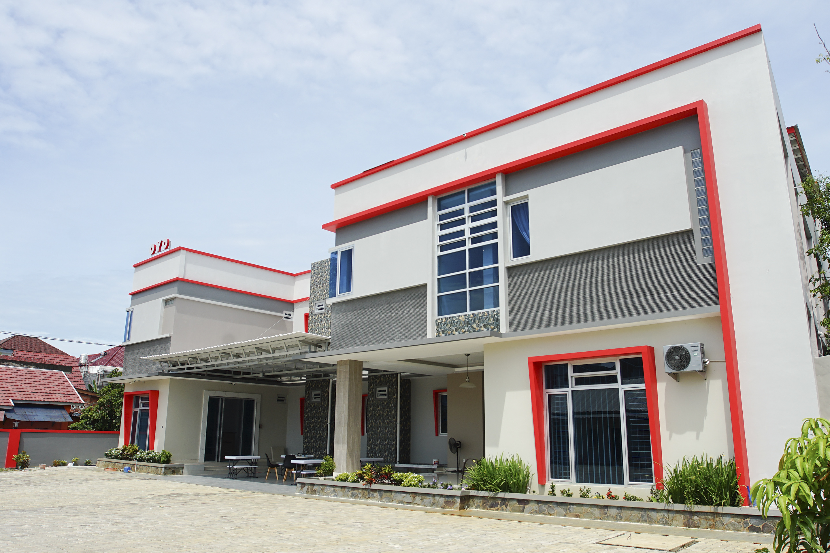 Oyo 185 Roriz House 2/18