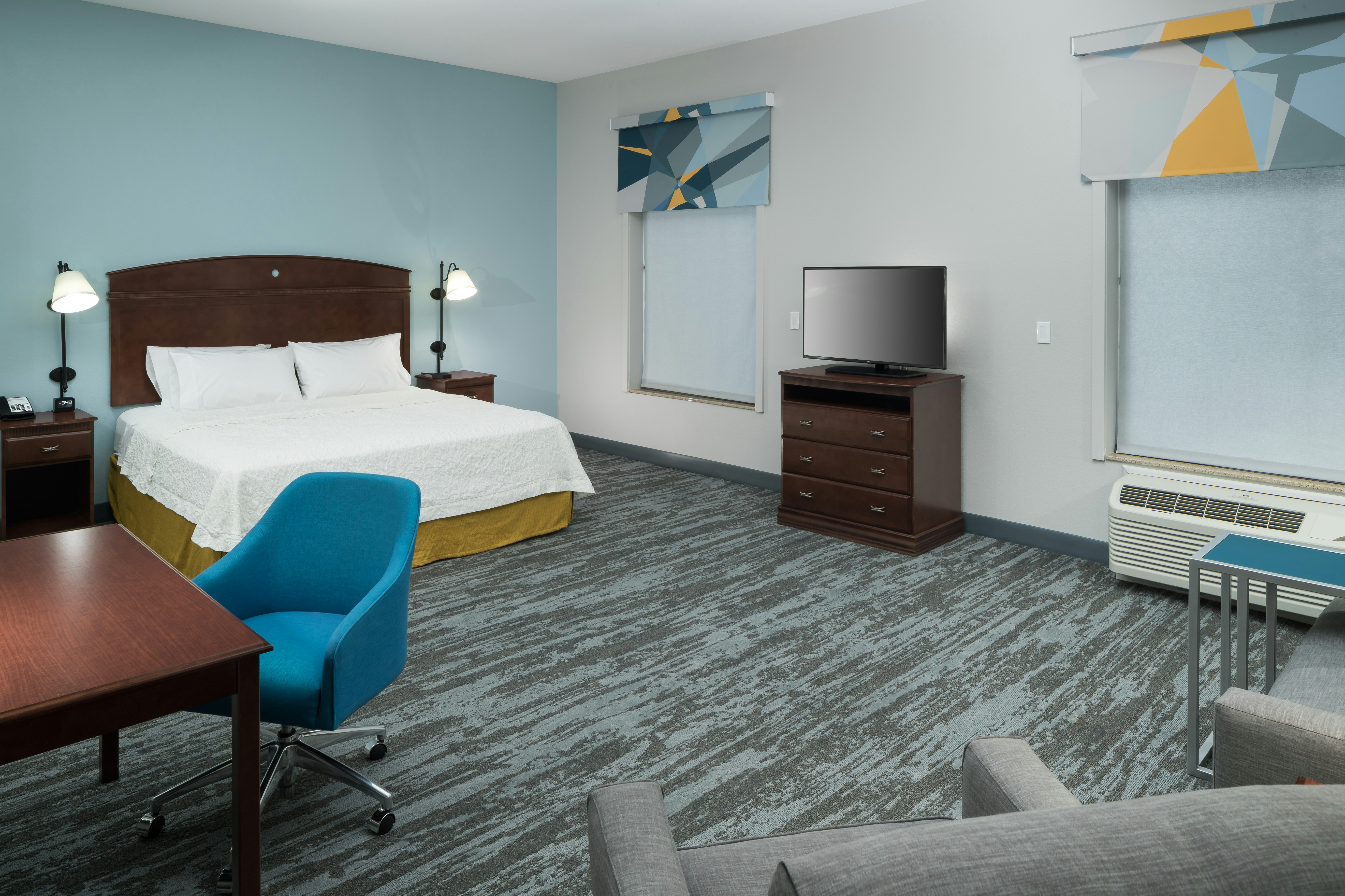 SUITE, KING BED, ACCESSIBLE