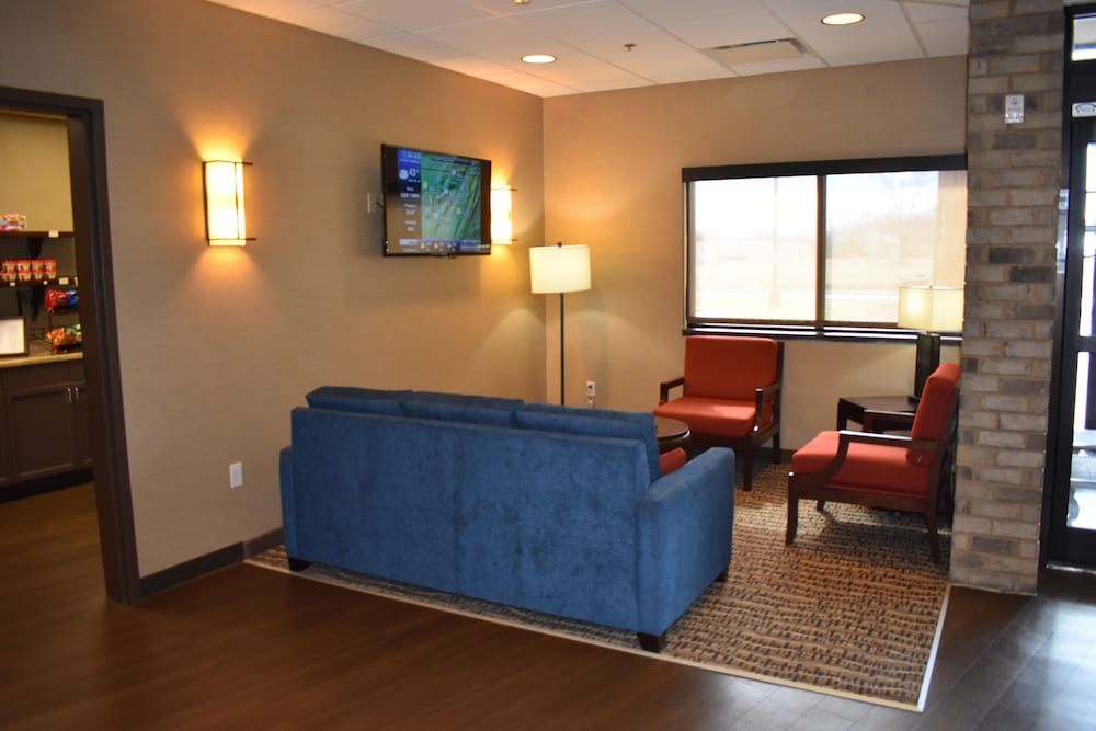 Comfort Inn & Suites Near Lake Guntersville 40/52