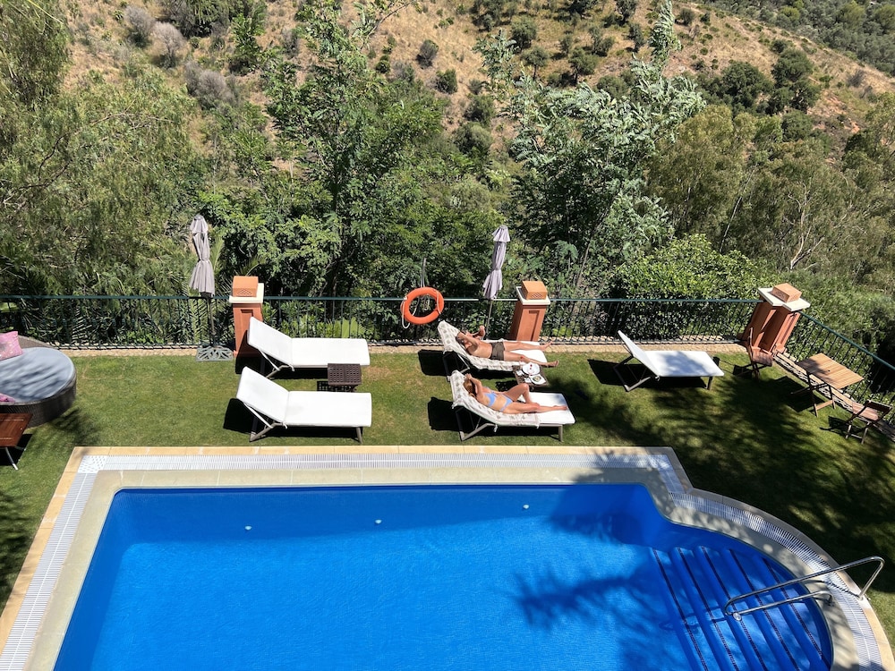 Boutique Hotel Marbella Heights 45/50