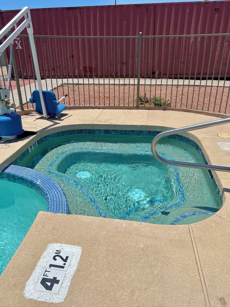 Budget Inn Phoenix 38/56