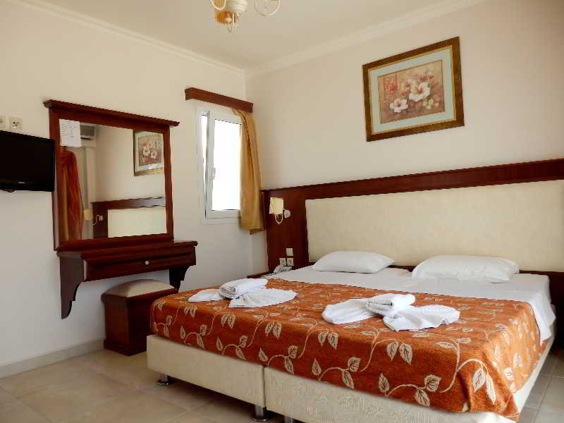 Royal Beach Hotel 12/53