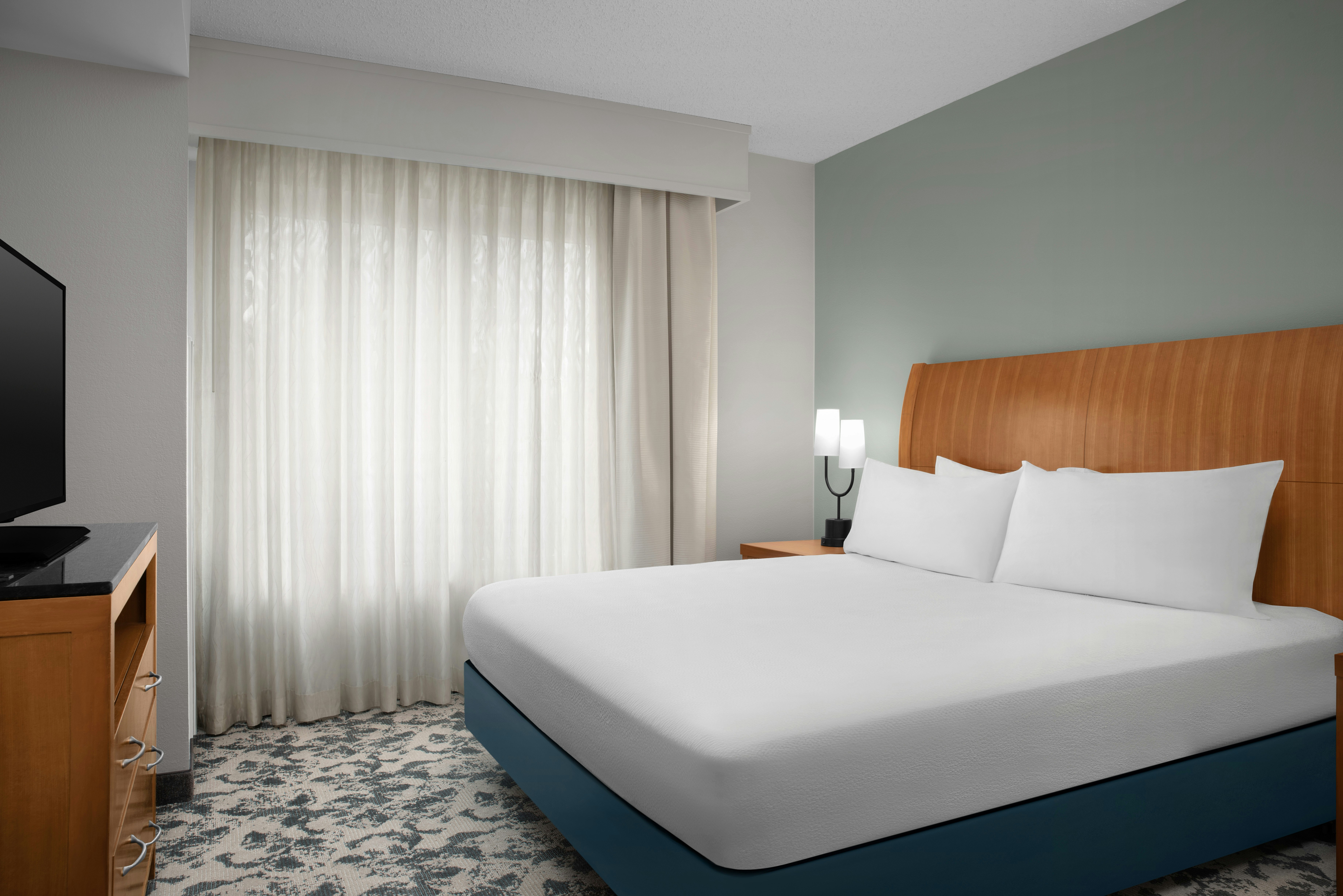 1 BEDROOM, SUITE, KING BED