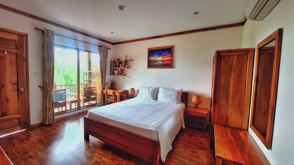 Standard, King Bed, Garden View
