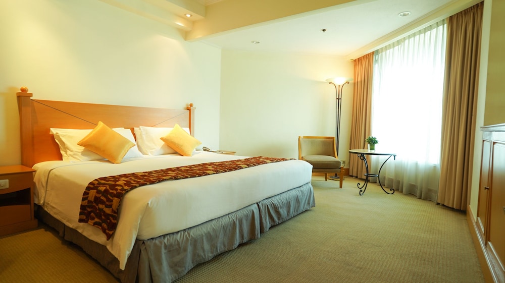 The Heritage Hotel Manila 52/100