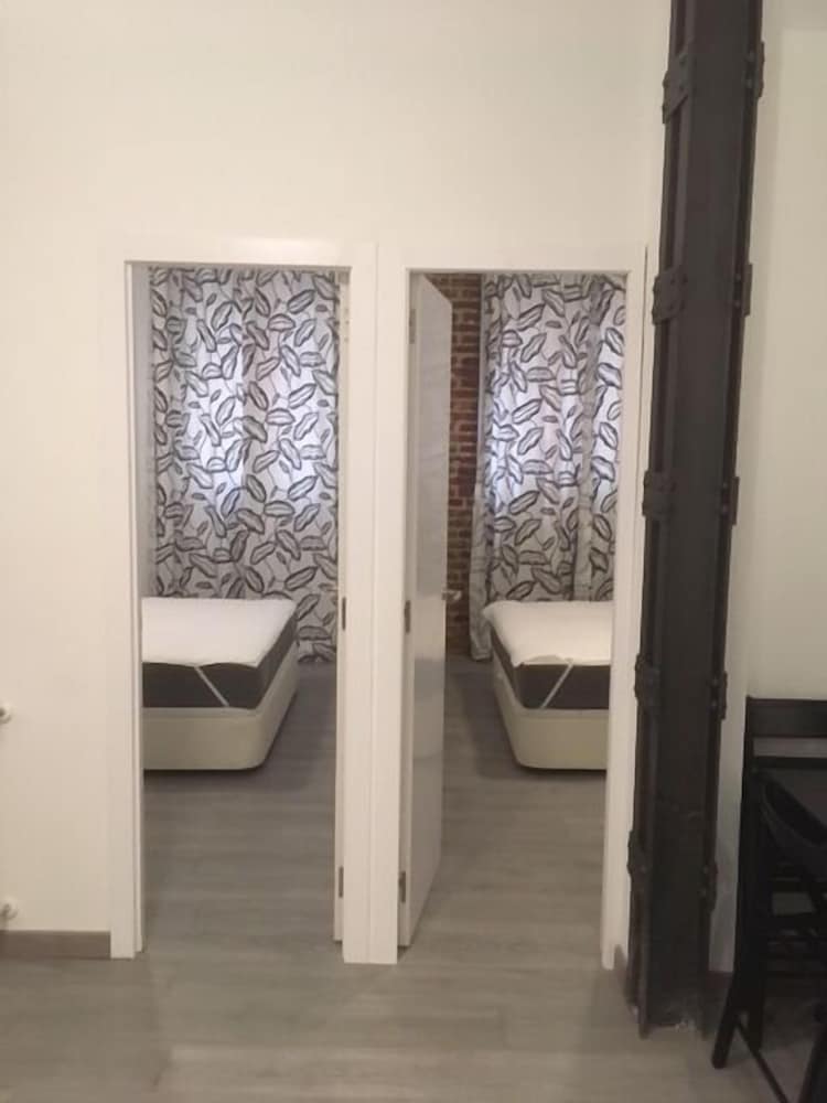 PIZARRO HOSTAL 31/50