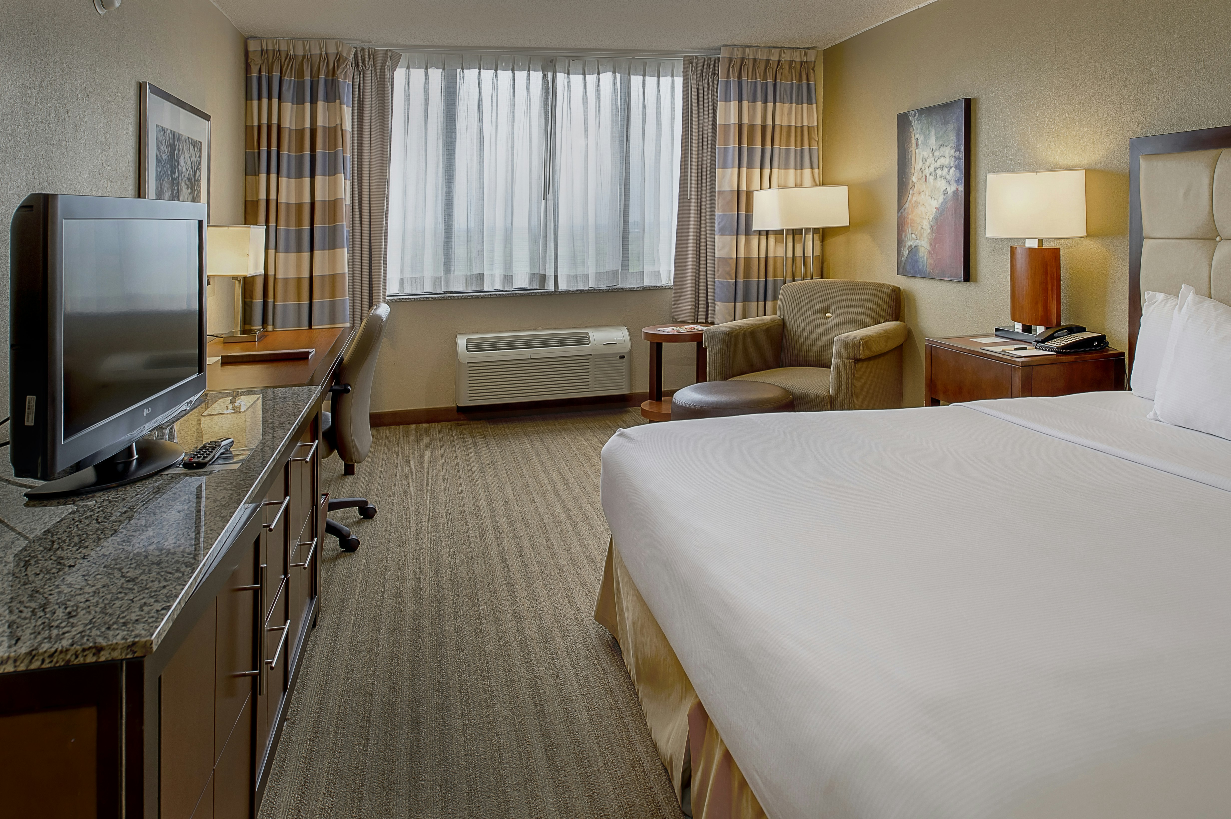 PREMIUM, KING BED