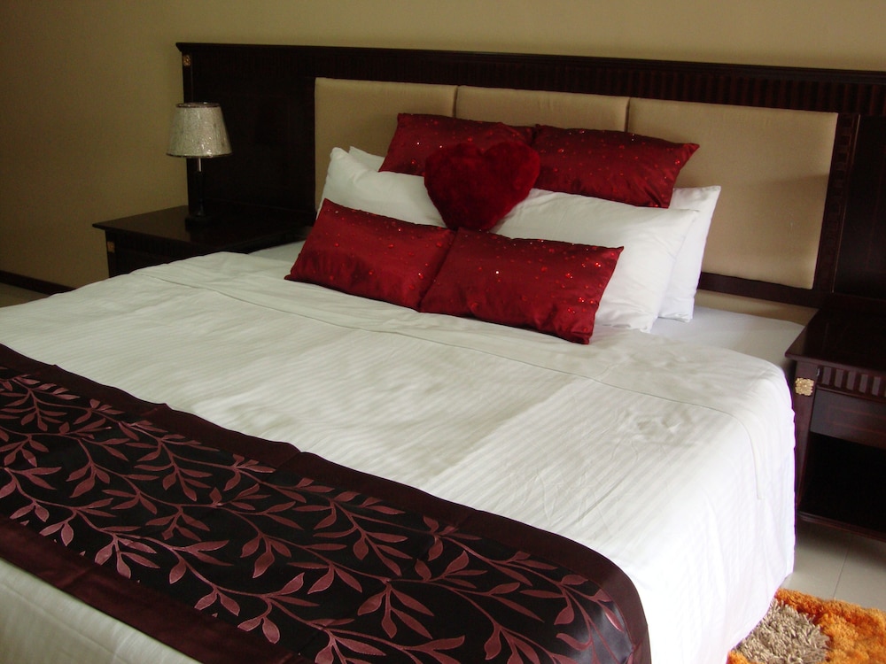 Riverside Hotel and Conference Centre 17/50