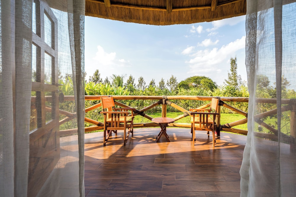 Emburara Farm Lodge 24/50