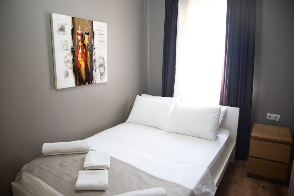 The Hera Hotels 6/24