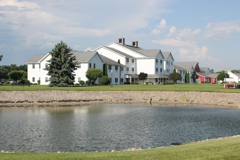 Farmstead Inn & Conference Center 41/47