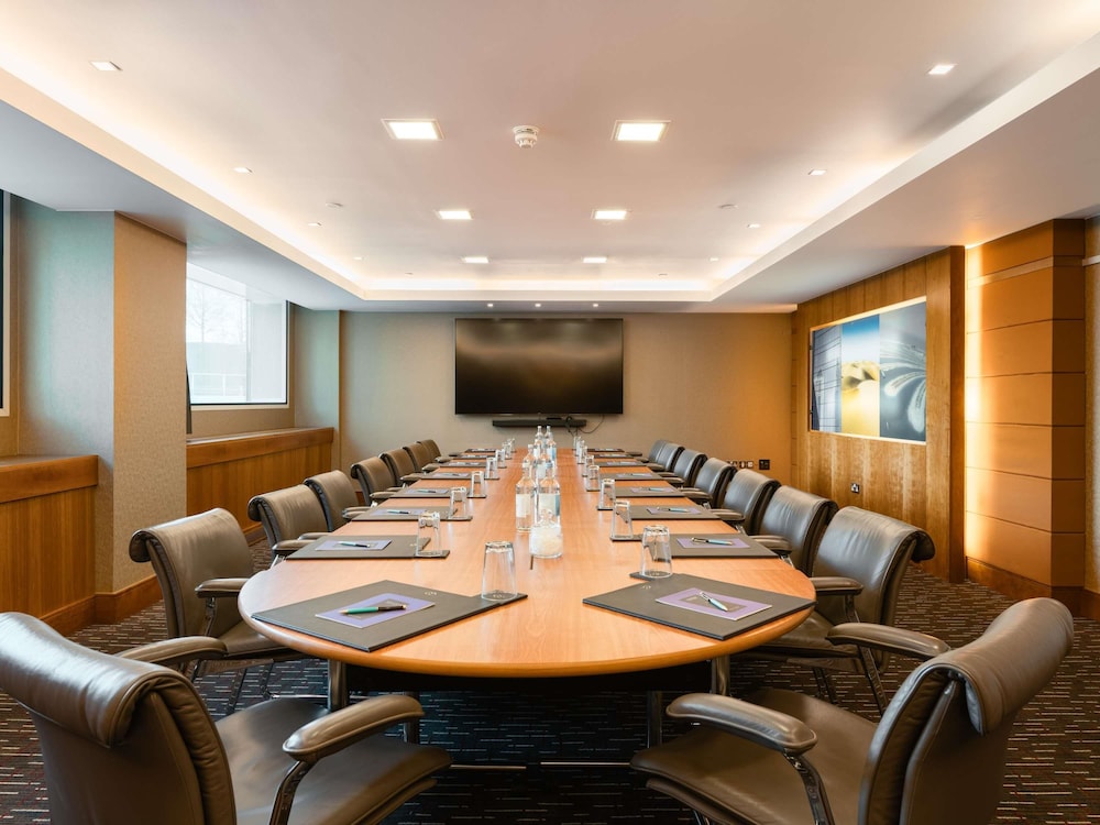 Sofitel London Heathrow 41/50