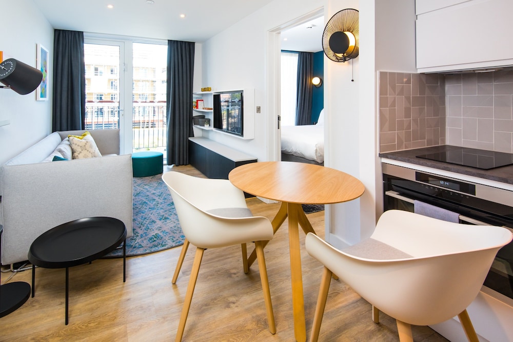 STAYBRIDGE SUITES CARDIFF 40/66