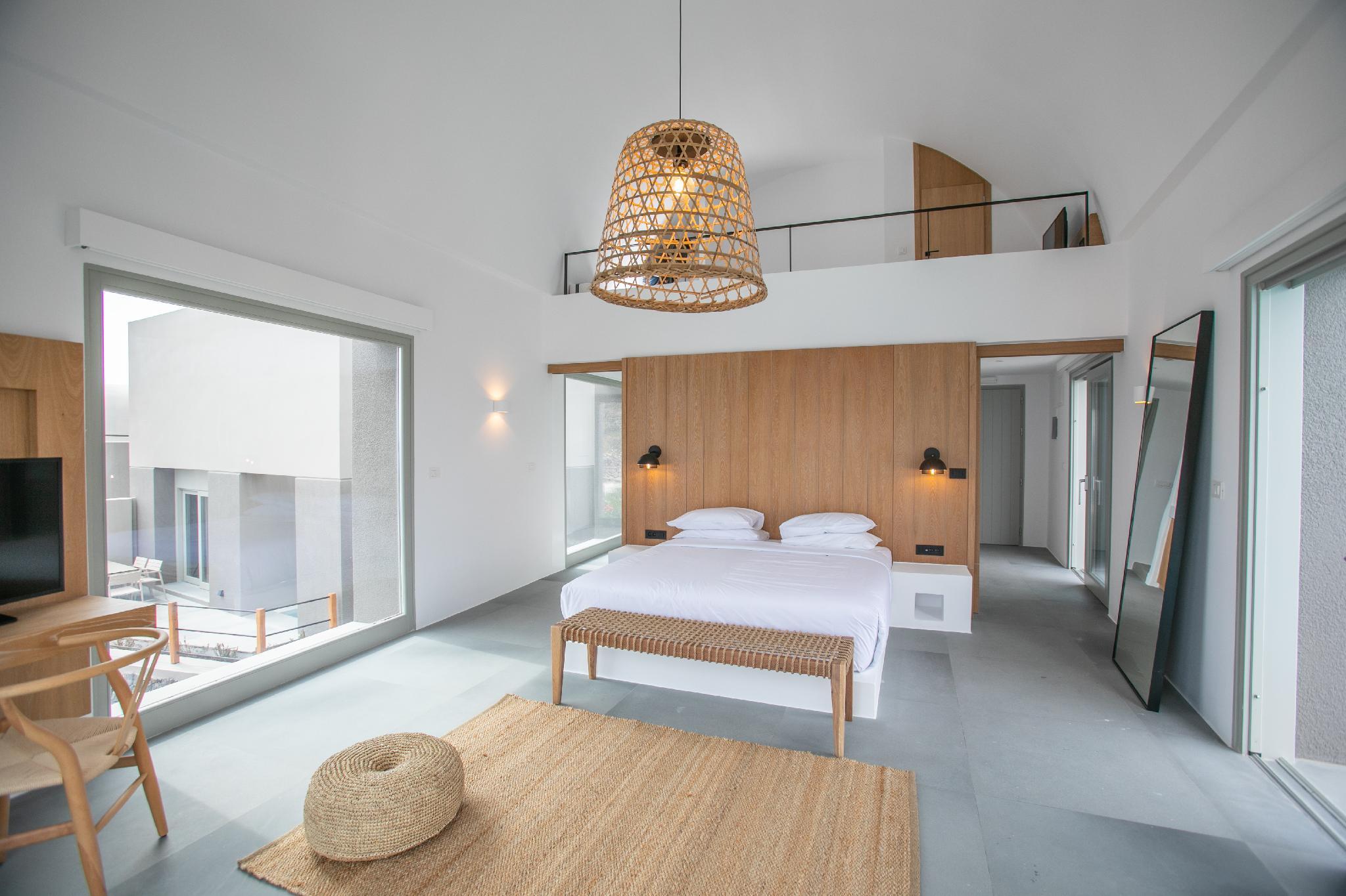 Loft, Superior, Suite, Caldera View, Private Heated Pool