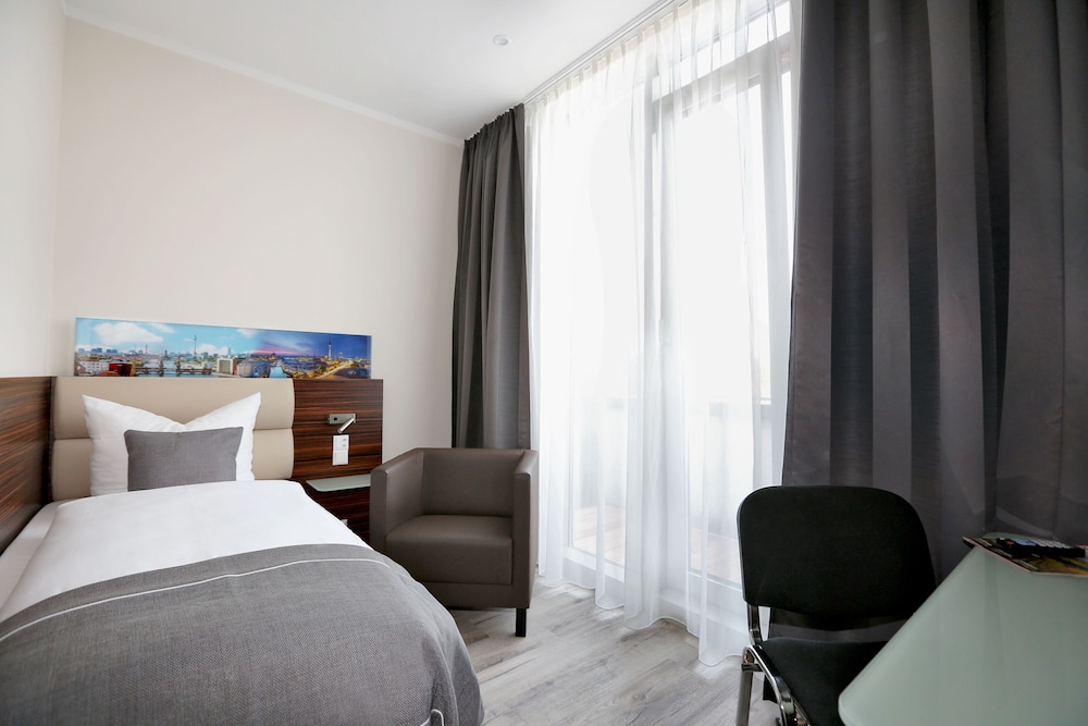 H24 Hoteltow 15/34