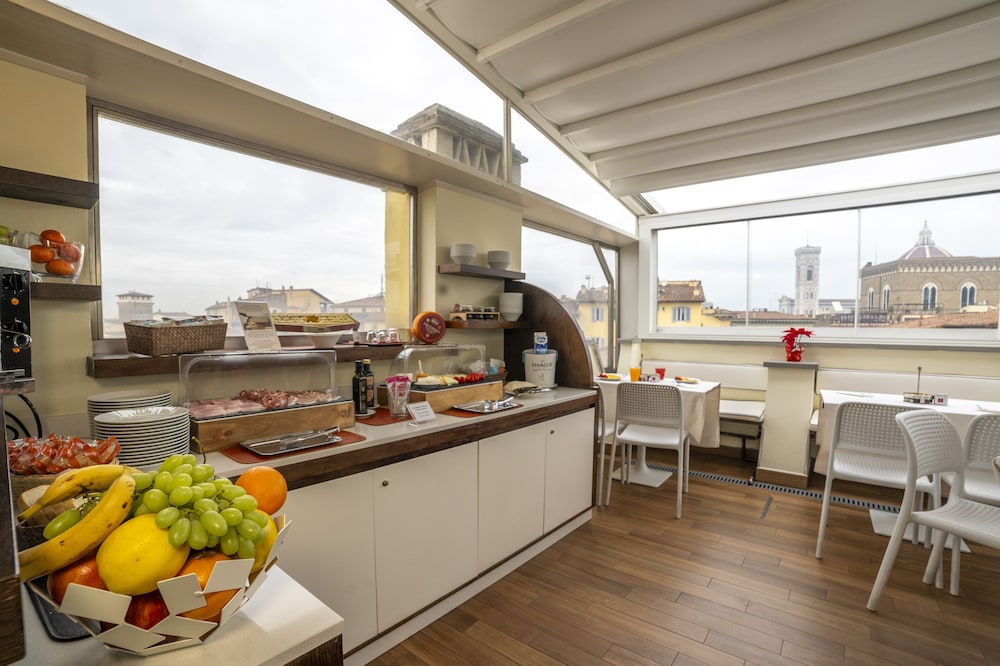 Della Signoria Hotel 35/42