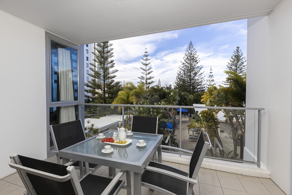 Ocean Pacific Resort 53/73