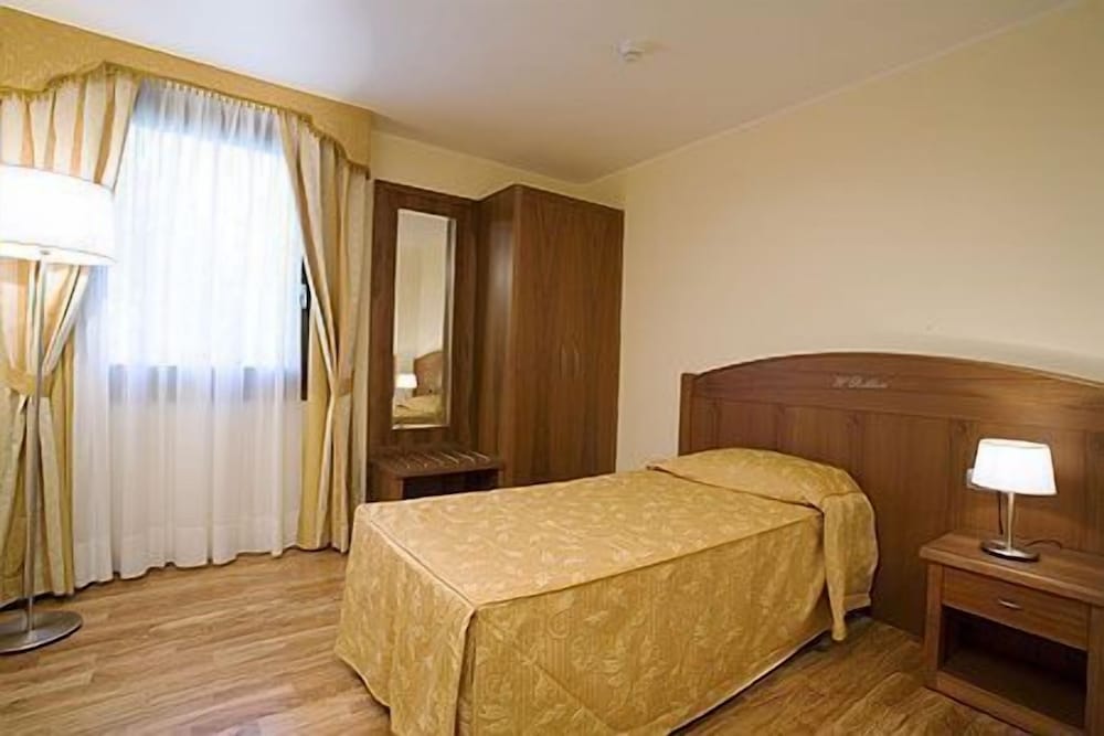 HOTEL PURLILIUM 10/50