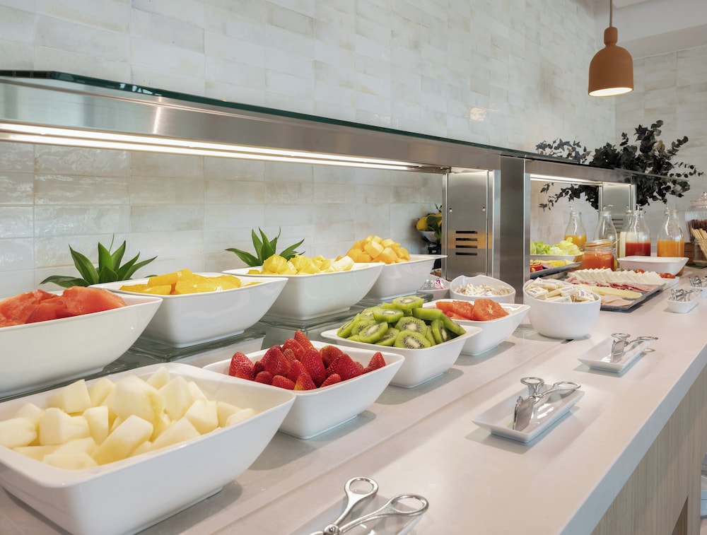 Hotel Malaga Alameda Centro Affiliated by Melia photo2