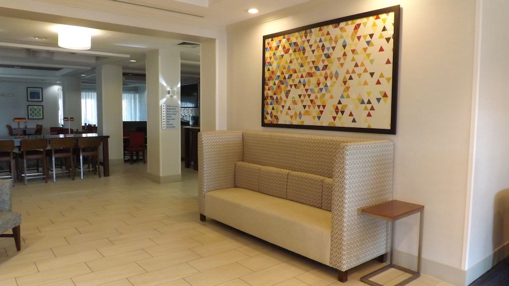 Holiday Inn Express Hotel Suites Dyersburg 6/41
