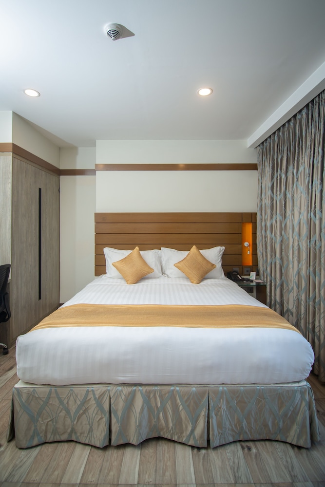 Hotel X Gazipur 10/46