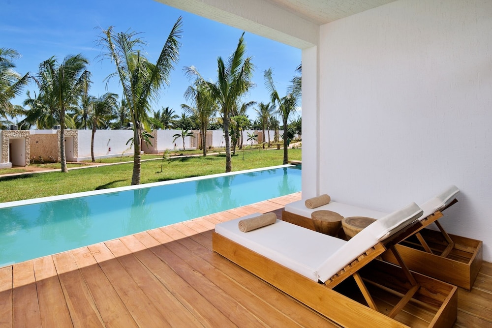 Kwanza Resort by Sunrise 35/60