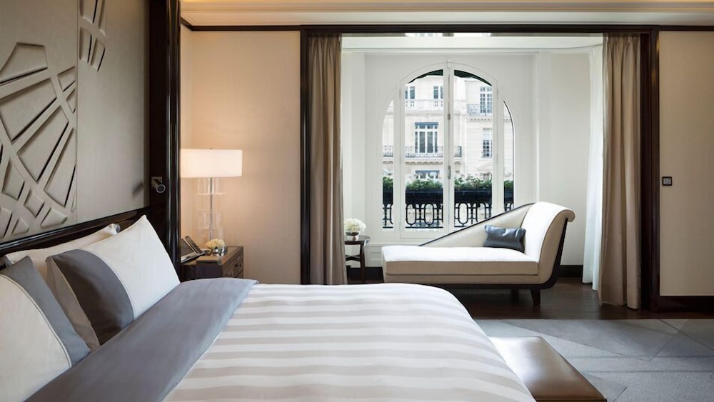 The Peninsula Paris 16/56