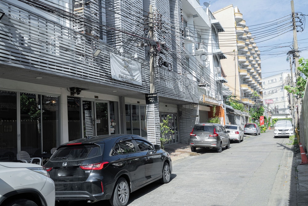 Ratchadamnoen Residence 66/75