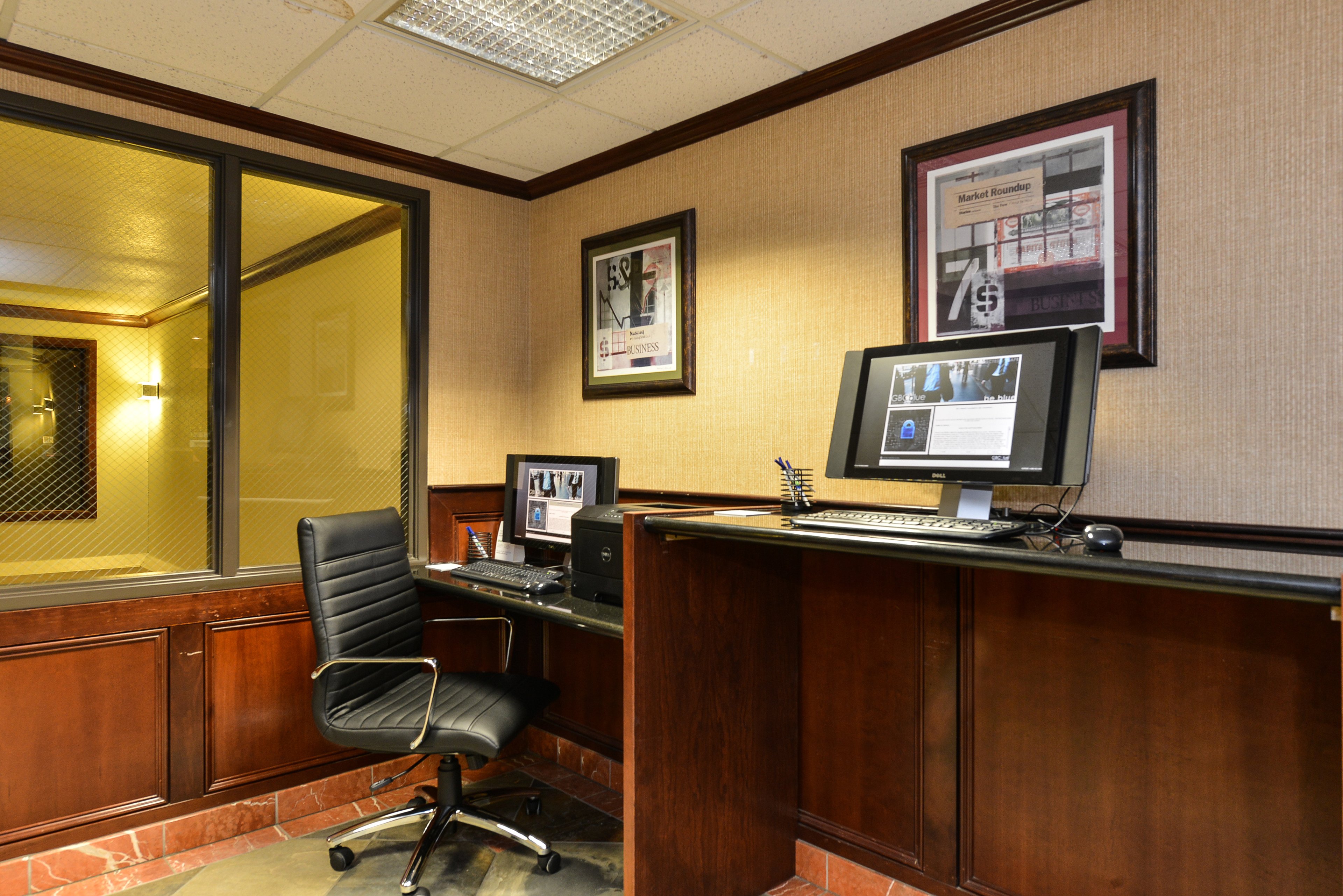 Holiday Inn Express Portland Se-Clackamas Area 37/50