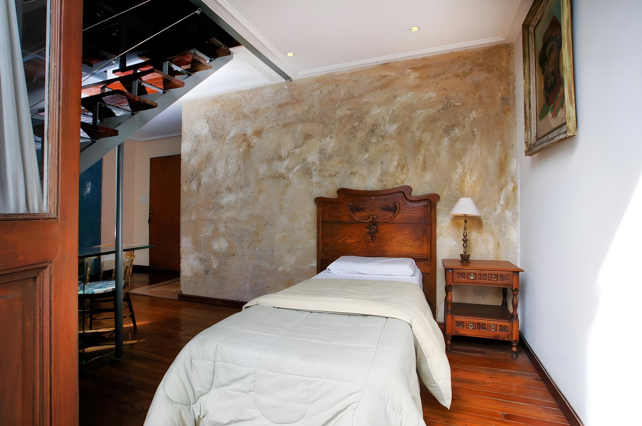 ROOM, TRIPLE