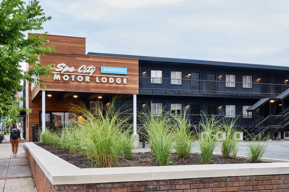 Bluebird Spa City Motor Lodge 2/51