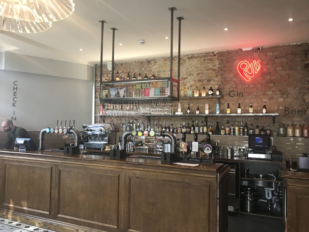 Publove the Crown Battersea 43/50