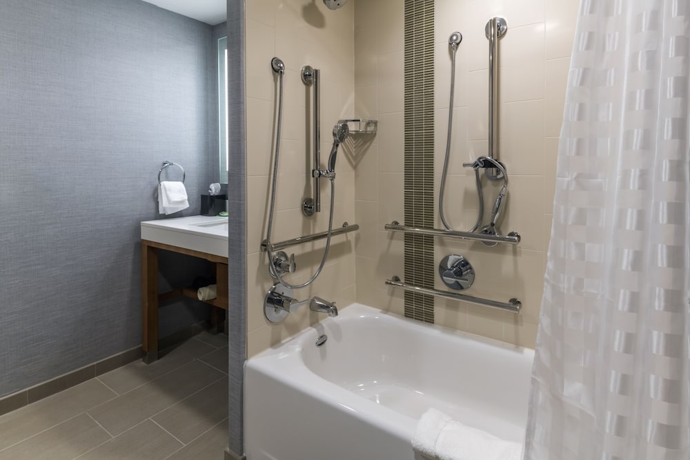 Hyatt Place Marlborough/Apex Center 6/64