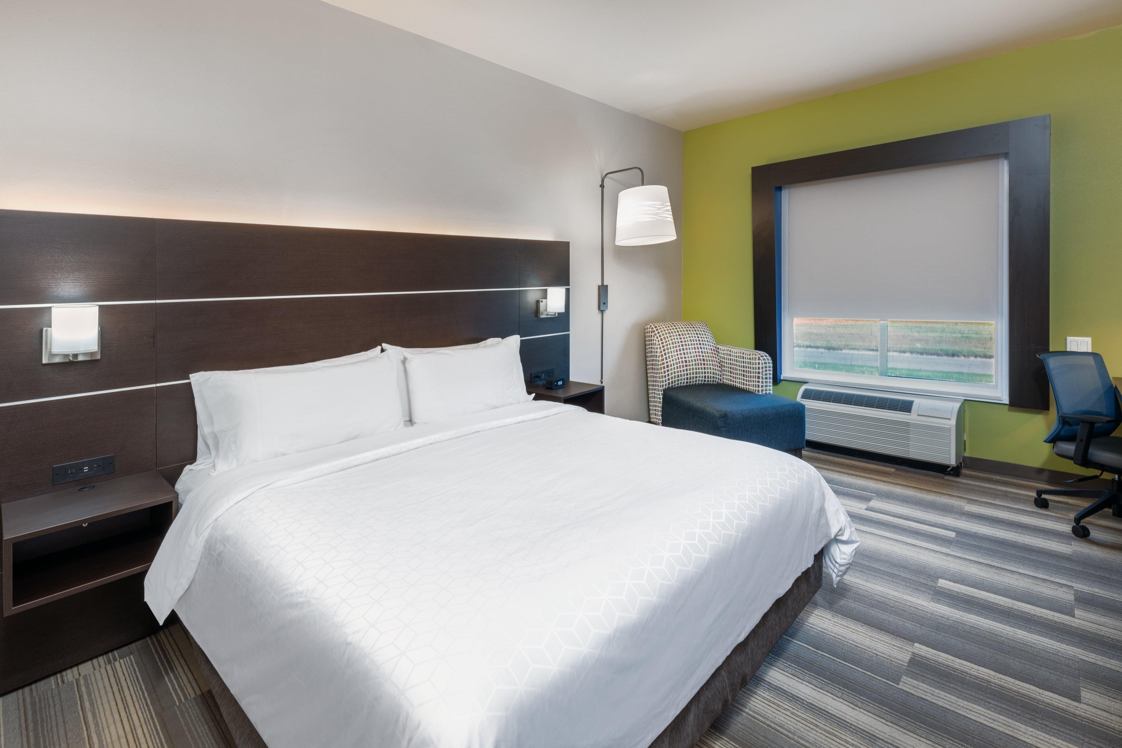 Suite, King Bed, Extra Floor Space