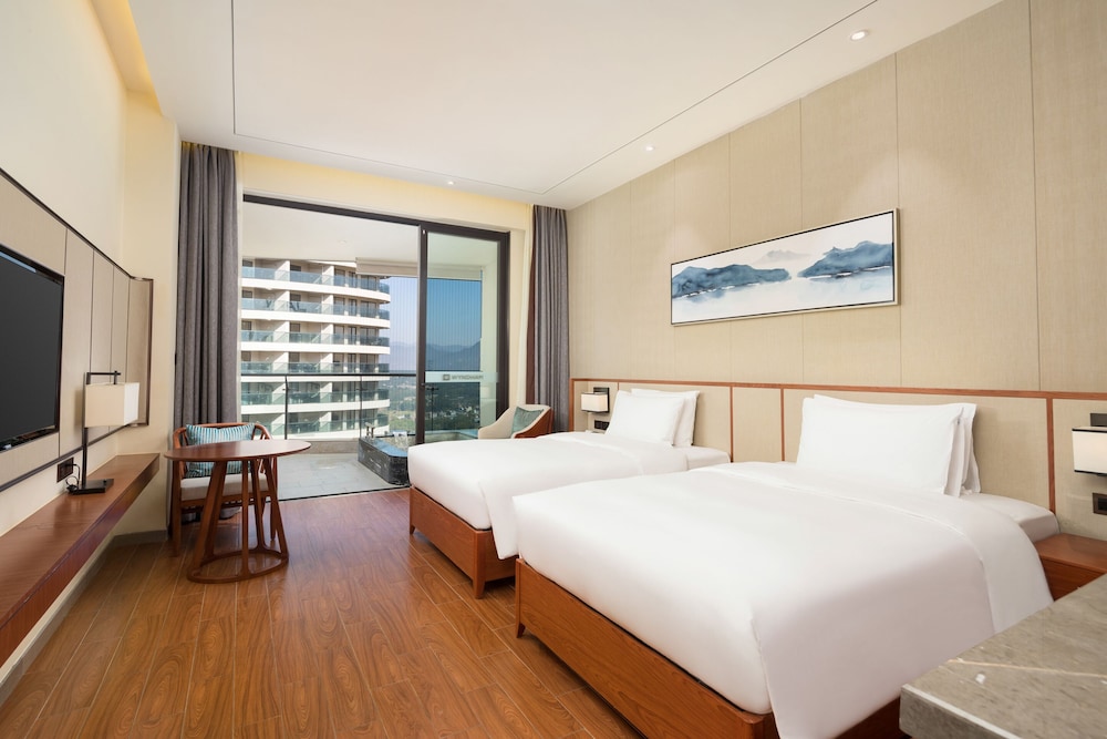 Deluxe, King Bed, Hot Spring Bath View, Smoking