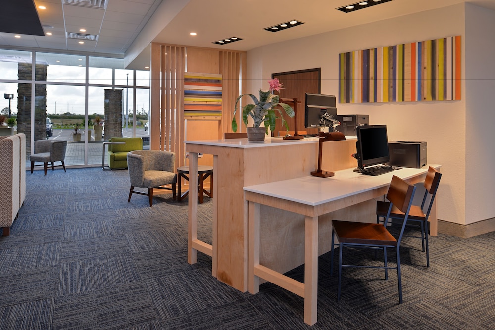 Holiday Inn Express Suites Alachua Gainesville Area 51/73