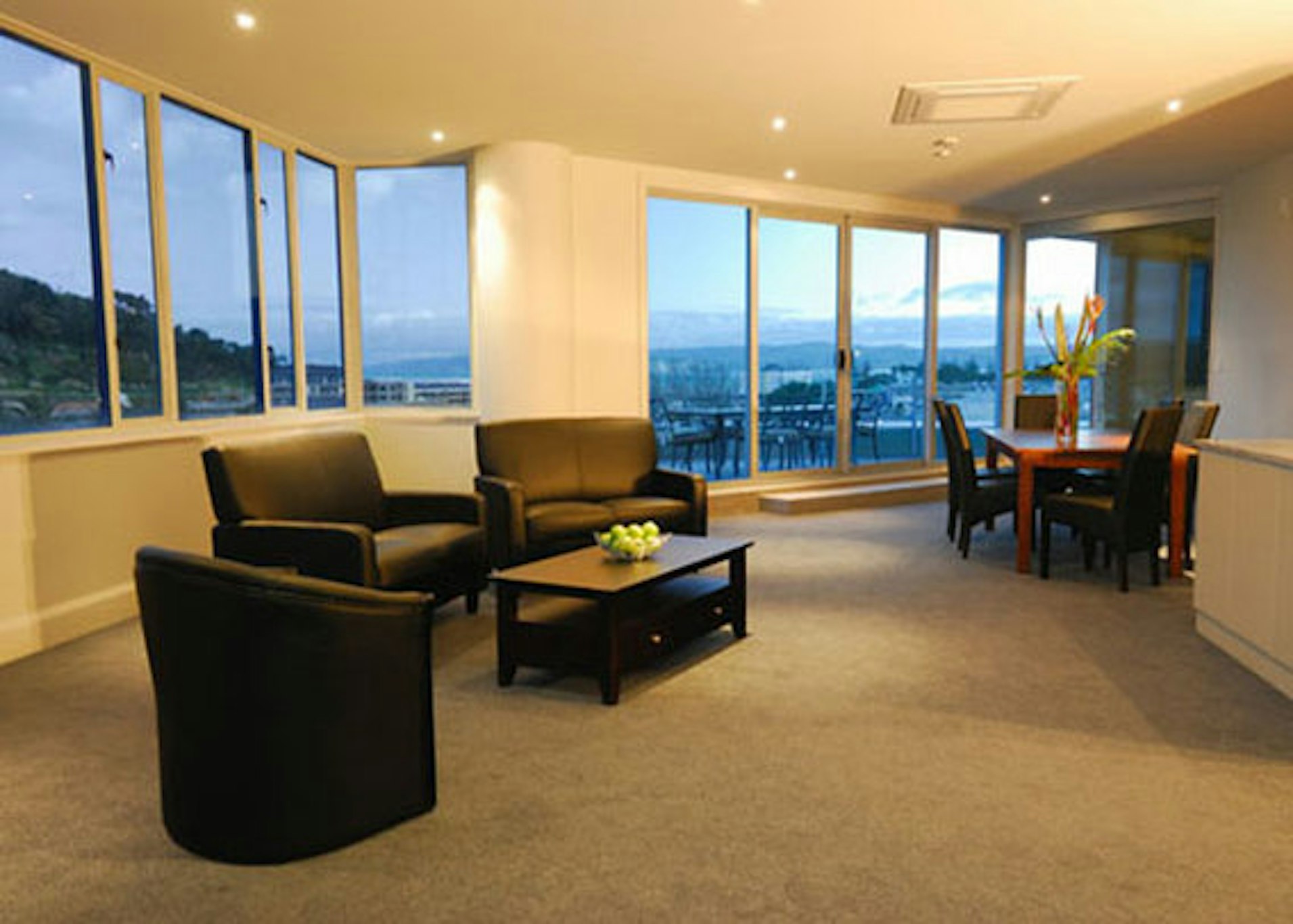 Emerald Hotel 27/45