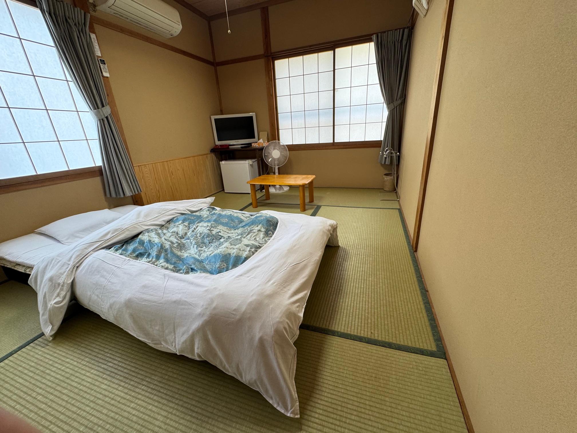 Room, Futon Bed, Single