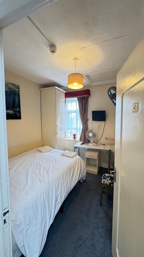 Hotel Earls Court 12/50