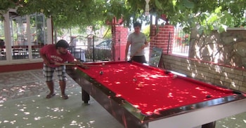 Red Rose Hotel 20/27