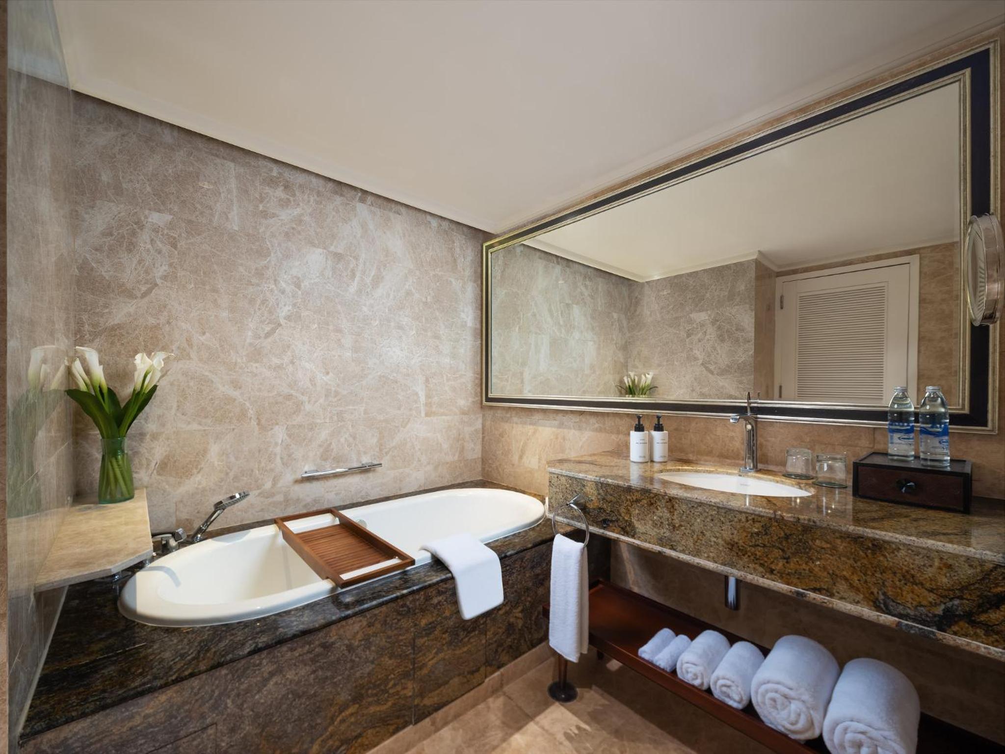 جناح بسرير كينج بغرفة نوم واحدة مع دخول صالة النادي، Intercontinental Bali Resort 2/7