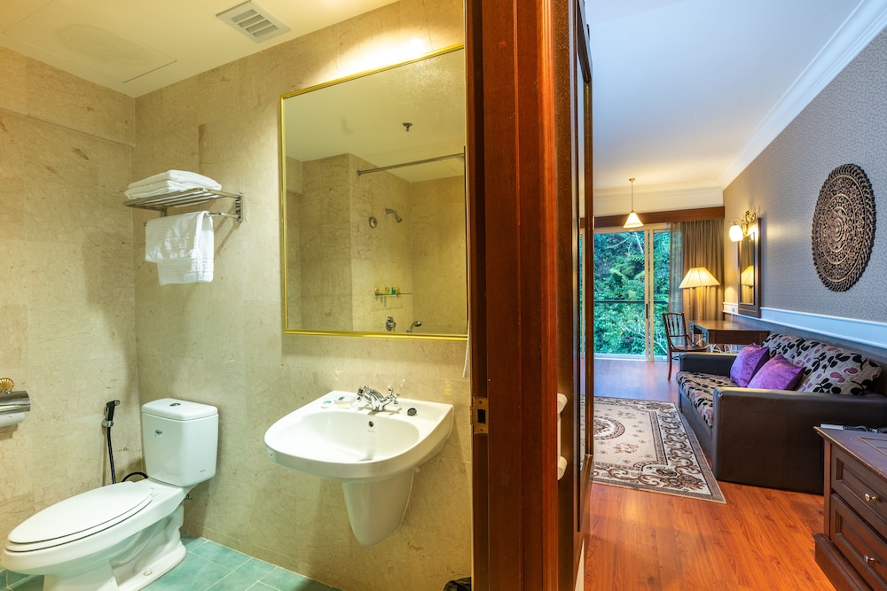 Century Pines Resort 47/50