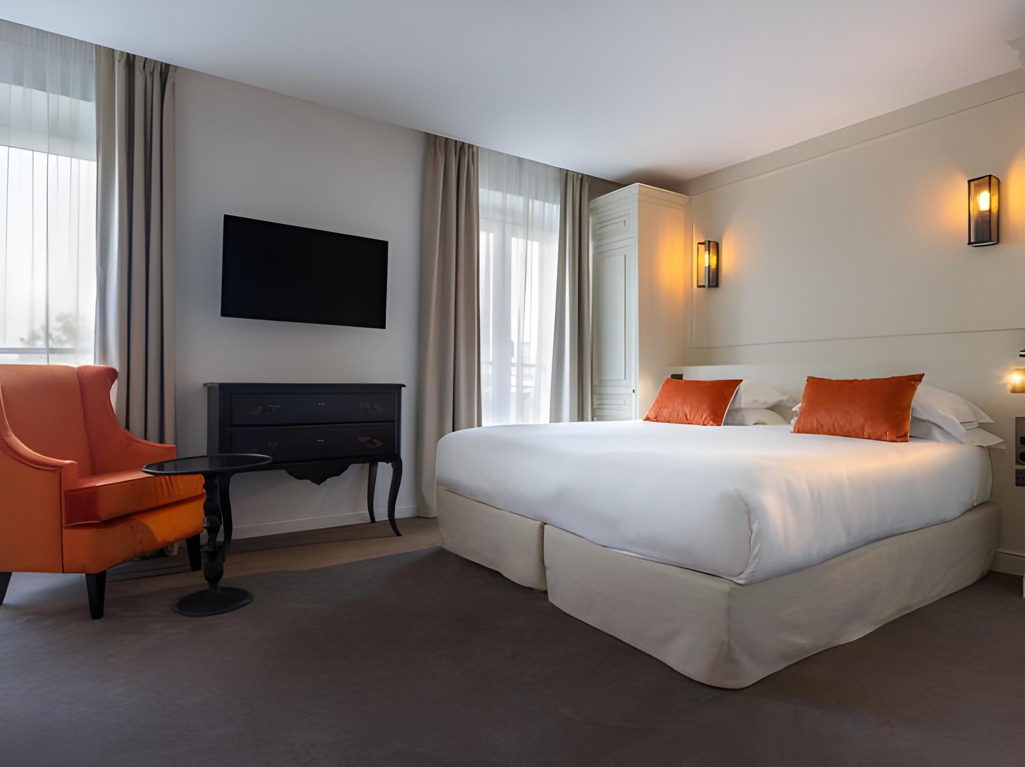 Duchess, Deluxe, Eiffel View