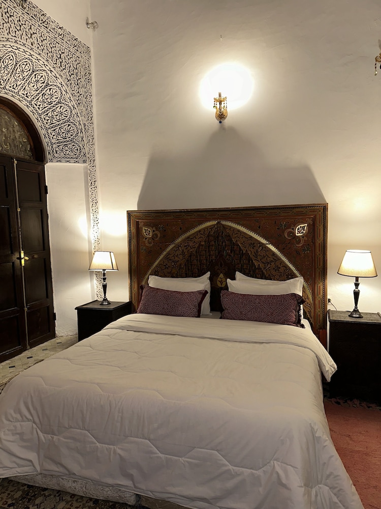 COMFORT, SUITE, SMOKING, ACCESSIBLE