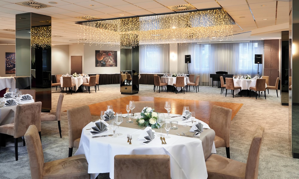 Novina Hotel Sudwestpark Nurnberg 60/68
