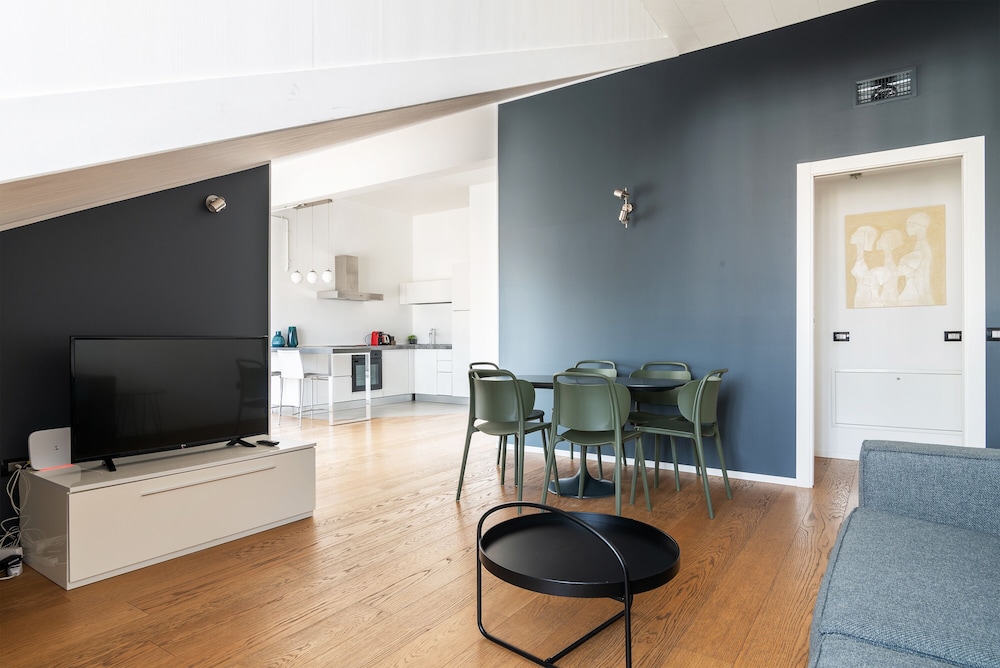 Easyhomes - Brera Luxury Suites 30/42