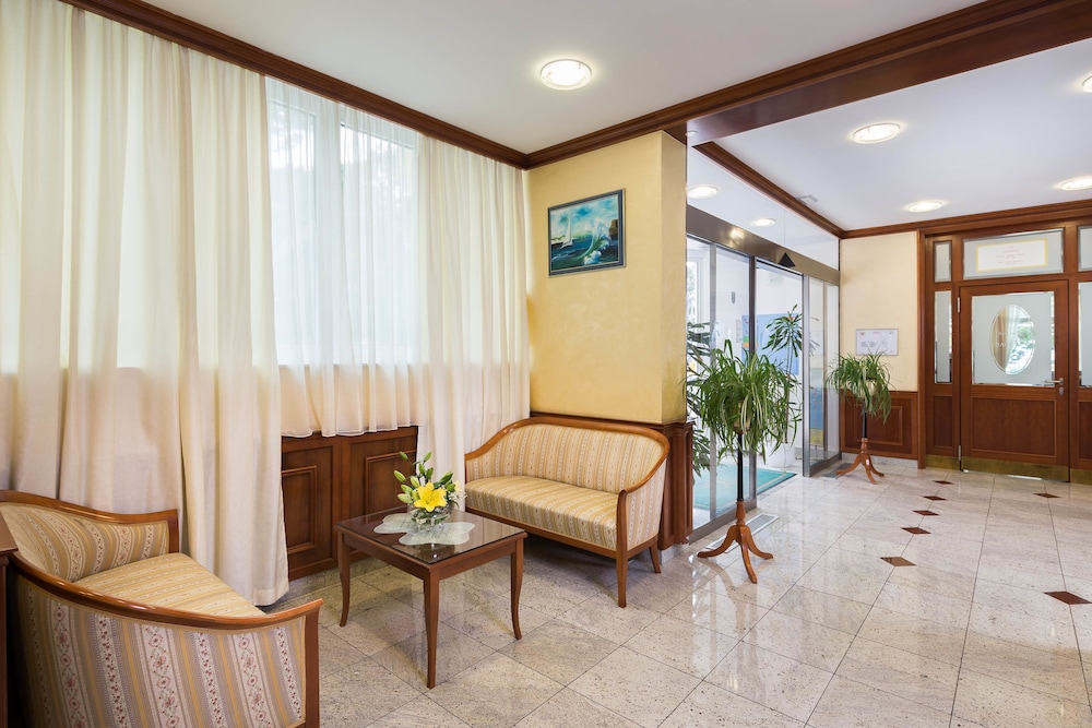 Hotel Villa Bacchus 24/50